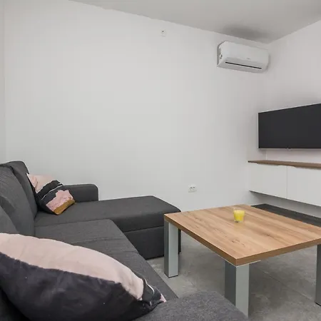 Spanic Apartmán Vir